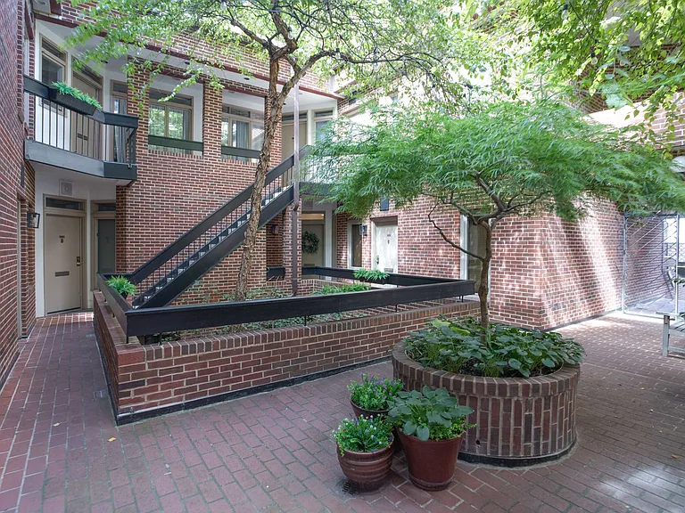 1625 Q St NW #202 — Photo 20