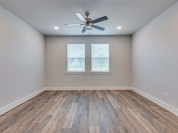 4th image of 9509 Thorncrown Ln