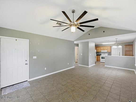 5th image of 330 Audubon Cir