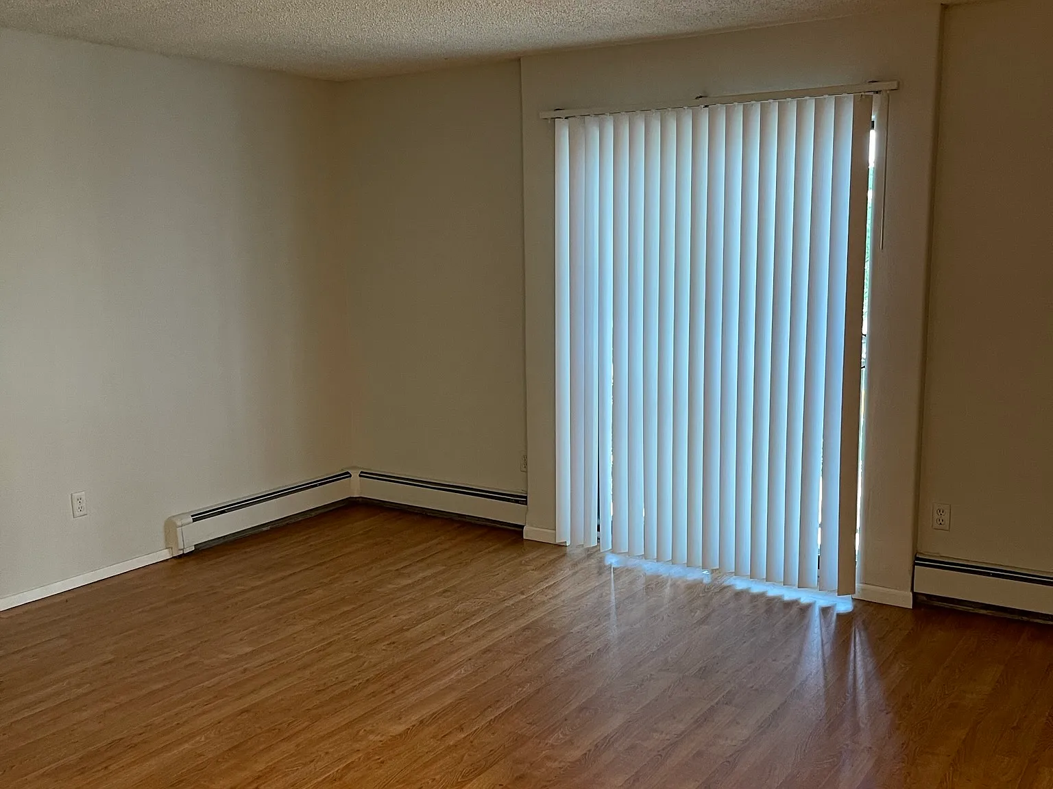 3 bed, 1.5 bath, $1,542 — Photo 4