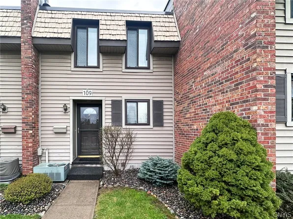 109 Chestnut Hls, New Hartford, NY 13413