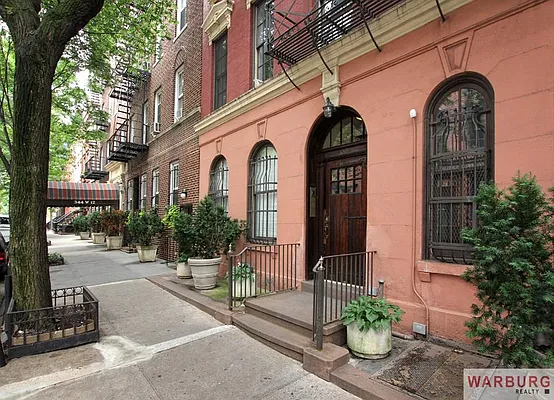 Sold by Warburg | media 2