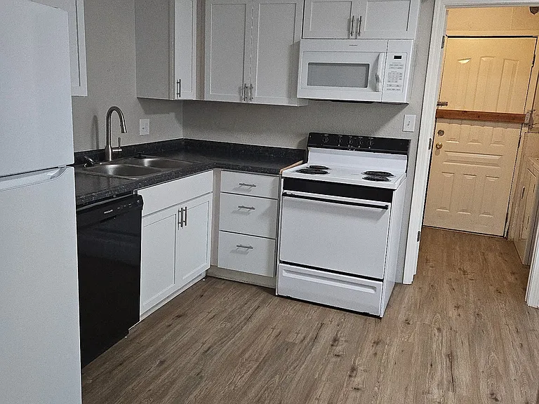 9201 E 54th St #9201 — Photo 2
