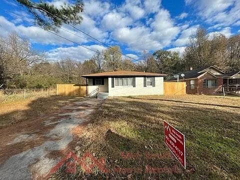 858 Eyers Rd