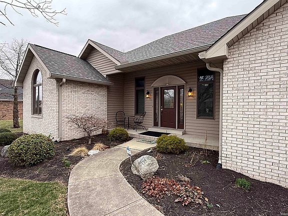 2nd image of 608 S Jade Dr