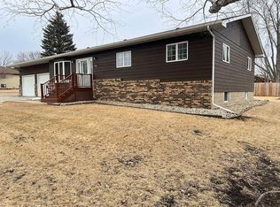 620 16th St NE, Watertown, SD 57201