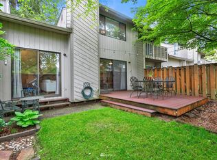 19110 Ballinger Way NE #110, Lake Forest Park, WA 98155