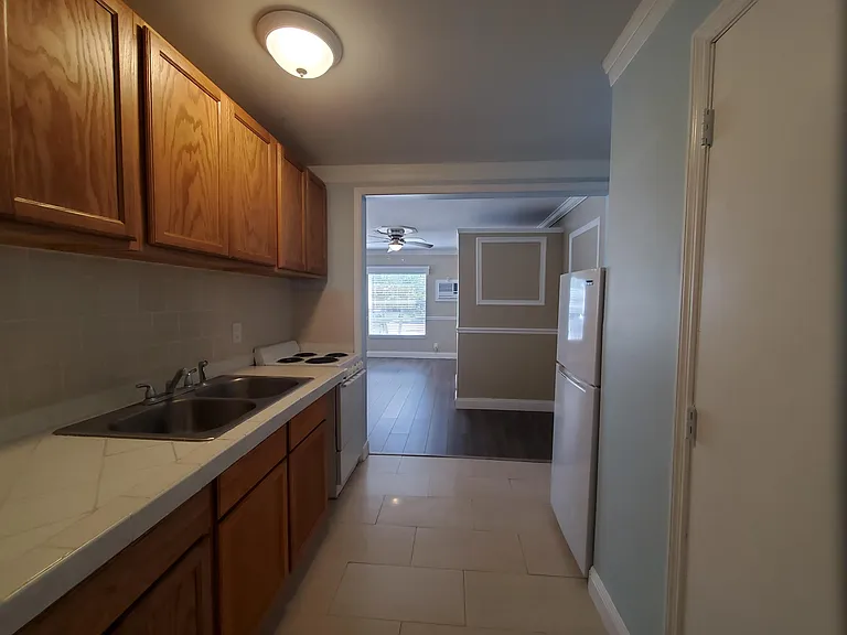 910 E Coast Ave #2 — Photo 7