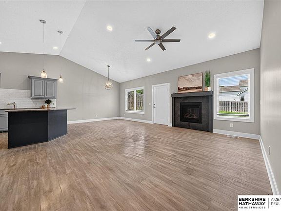 5th image of 2708 Viking Cir