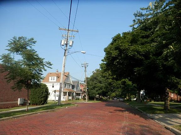 2nd image of 11903 Geraldine Ave