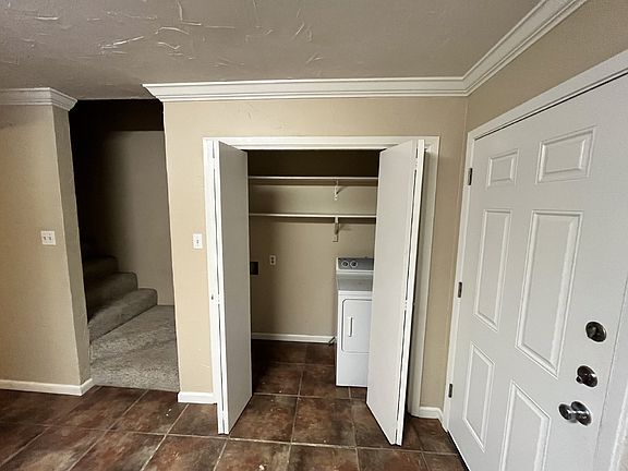 3rd image of 204 Lincoln Ave APT B