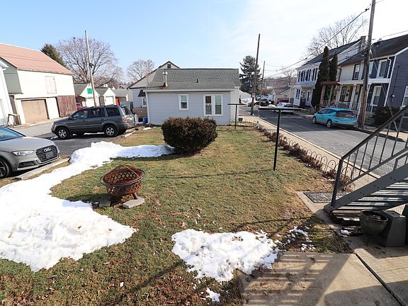 3rd image of 24 E Locust St Unit 1