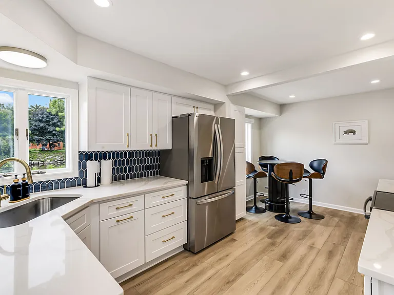 519 W Montclaire Ave — Photo 17