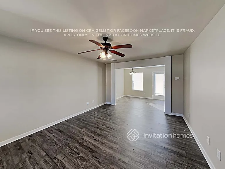 117 Rockefeller Ln — Photo 4