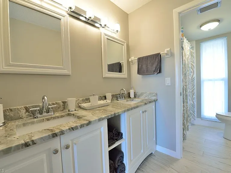 229 Palm Dr #2 — Photo 11