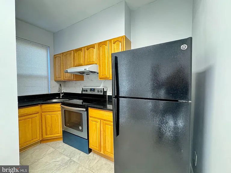 3739 Lancaster Ave #2F — Photo 2