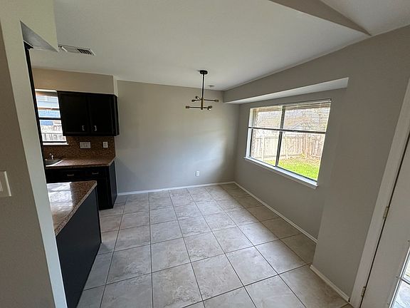 4th image of 12101 Scissortail Dr