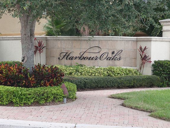 Harbour Oaks