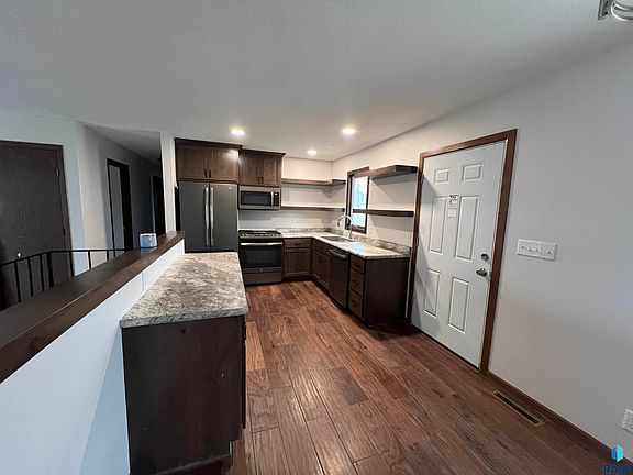 2nd image of 204 S 2nd St