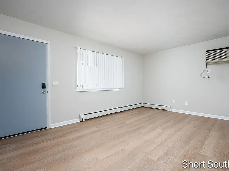 Lakewood Apartments — Photo 2