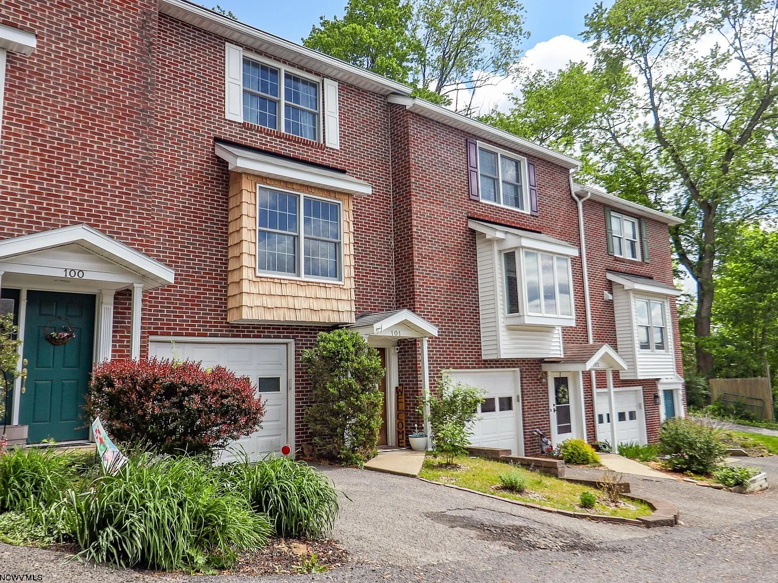3 bed, 2.5 bath, $1,800 — Photo 1