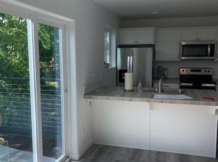 1455 NW 8th St APT 3, Bend, OR 97701