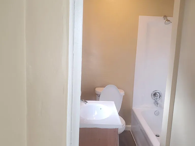 1218 D St #C — Photo 18