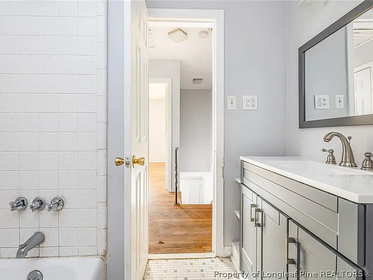 2328 Barrington Cir — Photo 29