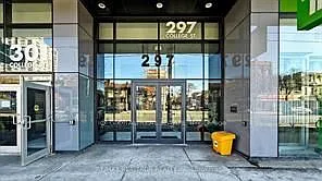 297 College St Photo 1