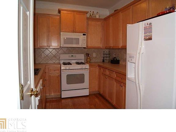 3rd image of 10931 Alderwood Cv