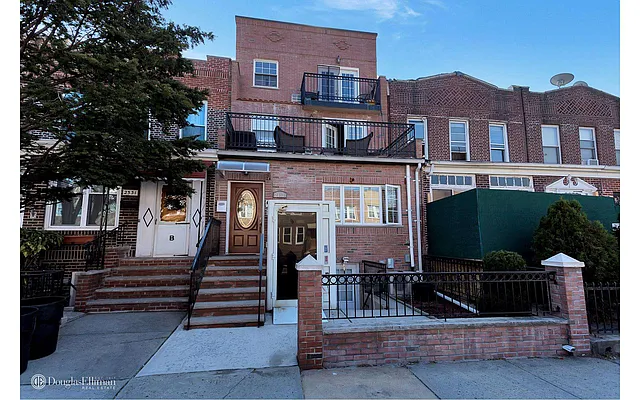 Rented by Douglas Elliman | media 17