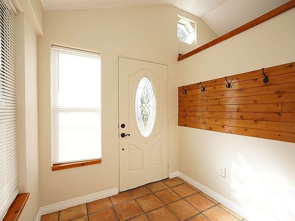 5th image of 616 Cypress Dr