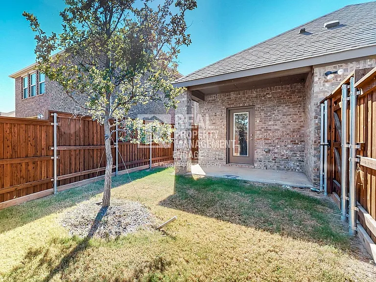 2321 Astapor Dr — Photo 38