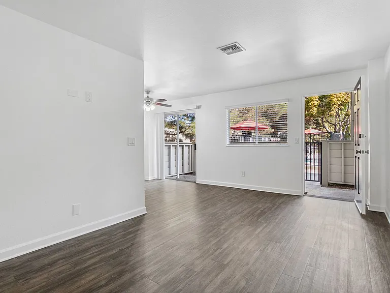Bonita Heights Apartments — Photo 7