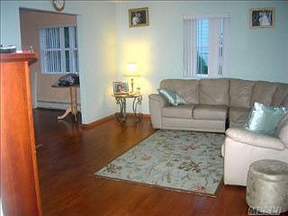 2nd image of 40 Napoli Dr