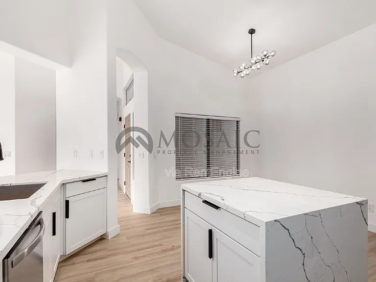 1567 E Black Diamond Dr — Photo 24