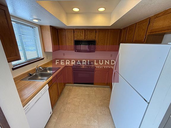 3rd image of 3164 N Truckee Ln