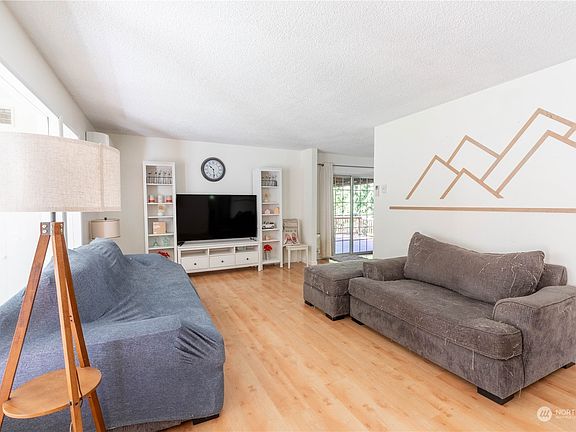 5th image of 111 Norwood Drive