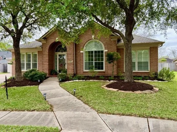 8530 Chipping Rock Dr, Sugar Land, TX 77479