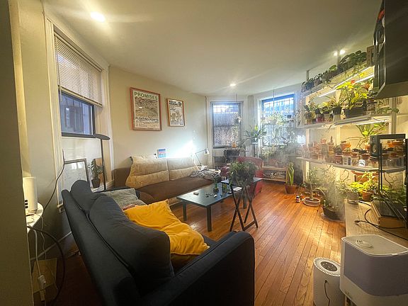 2nd image of 1914 Beacon St #1A