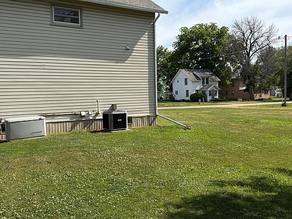 4th image of 206 Amy Ave