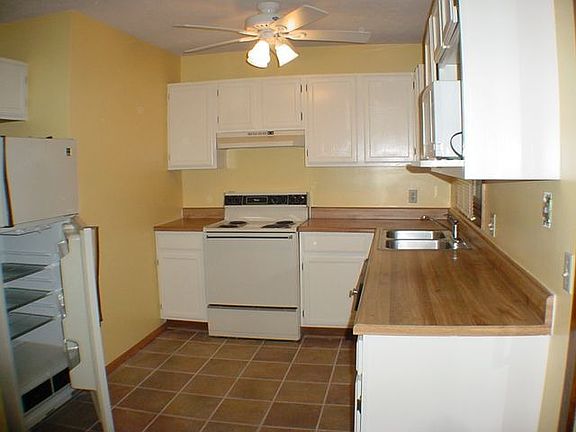 4th image of 2906 Van Buren St
