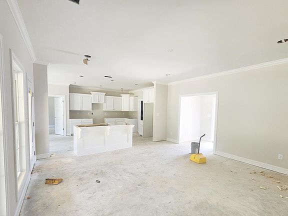4th image of 116 Sawtooth Dr