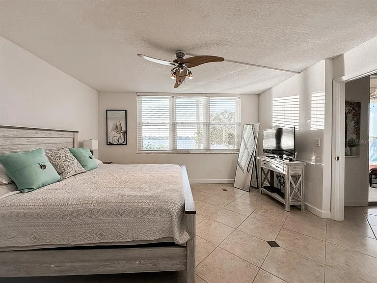 7920 Sun Island Dr S #102 — Photo 5