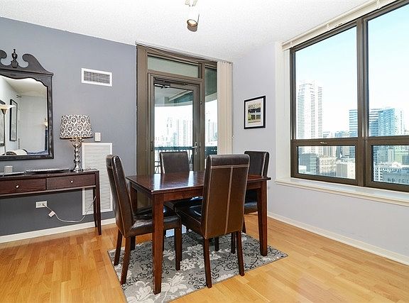 4th image of 400 N La Salle Dr APT 1904