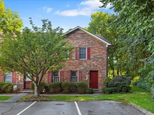 2016 Williamsburg Sq #2016, Johnson City, TN 37604