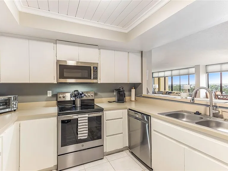 700 Island Way #501 — Photo 16