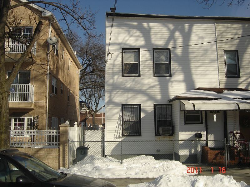 2nd image of 9527 94th St