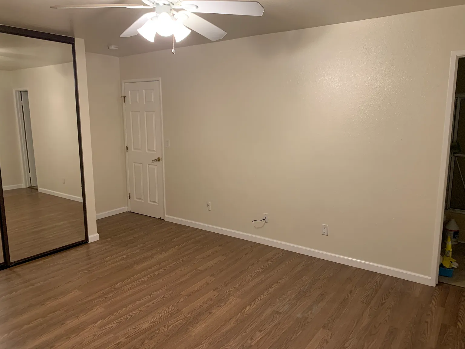 6 bed, 2.5 bath, 2068 sqft, $4,800 — Photo 2