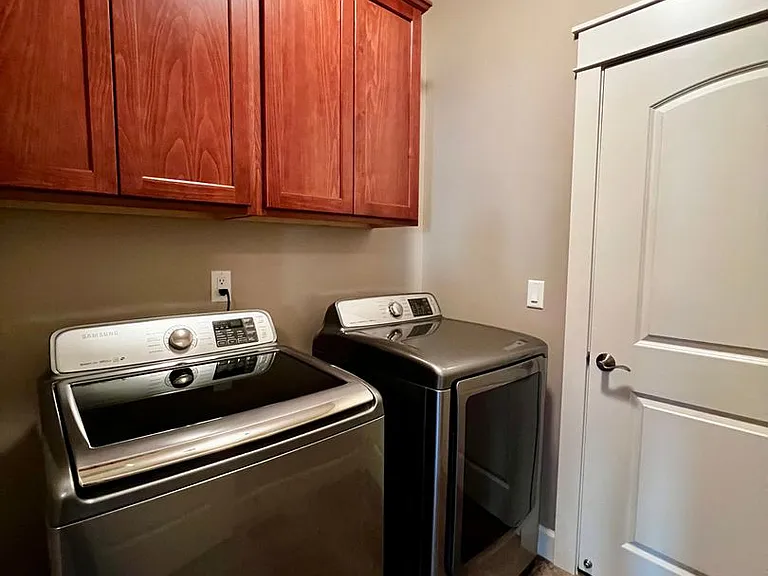 8819 Kail Dr — Photo 16